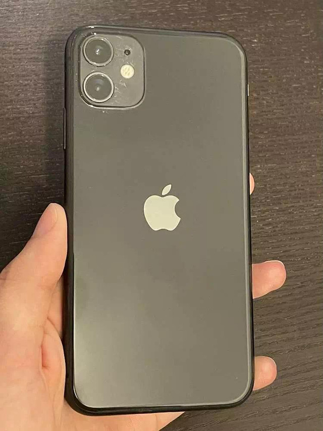 iPhone 11 128 GB Unlocked -- Buy from a trusted source (with 5-star customer service!) in Cell Phones in Québec City - Image 4