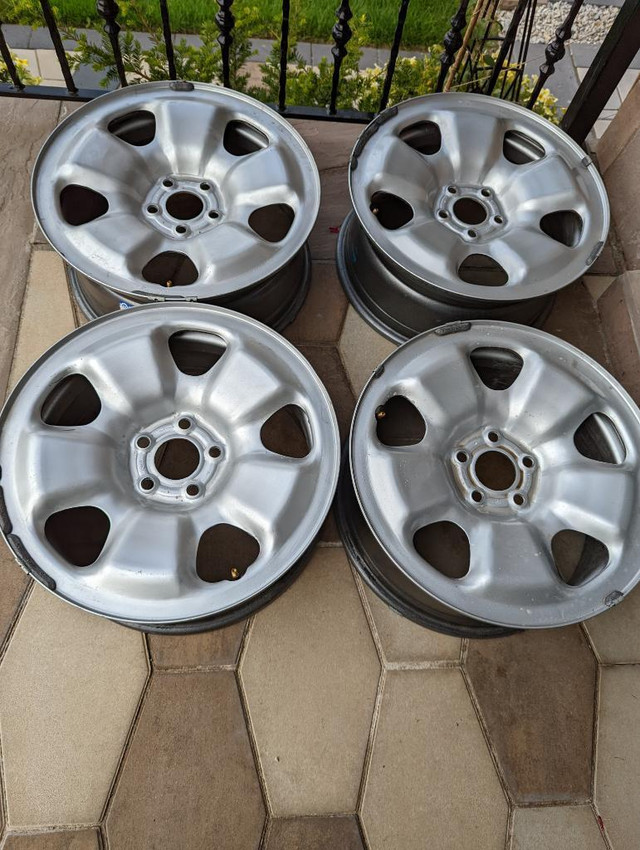 BRAND NEW  TAKE OFFS    FACTORY OEM  JEEP CHEROKEE / RENEGADE   17  INCH STEEL    WHEEL SET OF     FOUR . NO  SENSORS. in Tires & Rims in Ontario