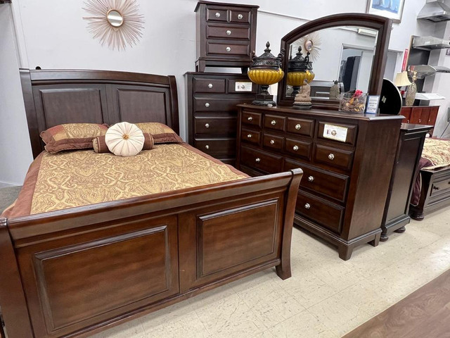 Traditional Style Solid wood Bedroom Set on Discount  !! in Beds & Mattresses in Toronto (GTA) - Image 3
