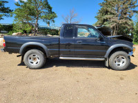 Parting out WRECKING: 2003 Toyota Tacoma Access Cab Parts
