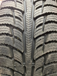 4 pneus dhiver P215/65R16 98T BF Goodrich Winter T/A KSI 8.5% dusure, mesure 11-11-11-11/32