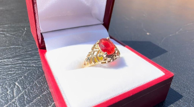 #315 - 14kt Yellow Gold Syn. Carnelian Ladies Ring, Size 5 3/4 in Jewellery & Watches - Image 3