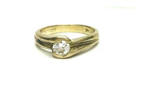 (I-7380-197) 10k White Gold Canadian Diamond Solitaire Ring in Jewellery & Watches in Alberta