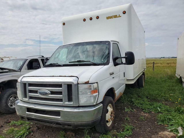 2013 Ford Econoline Commercial Cutaway E-450 Van 5.4L for parting Out in Auto Body Parts in Saskatchewan