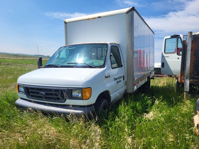2006 Ford E-450 Cutaway Van 6.0L RWD Parting Out in Auto Body Parts in Manitoba