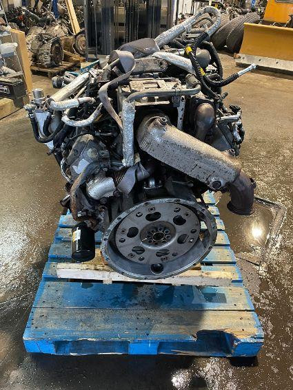 GM/Chev (HD)  TOPKICK  KODIAK  6.6L DURAMAX Engine  GMC C5500 in Engine & Engine Parts - Image 2