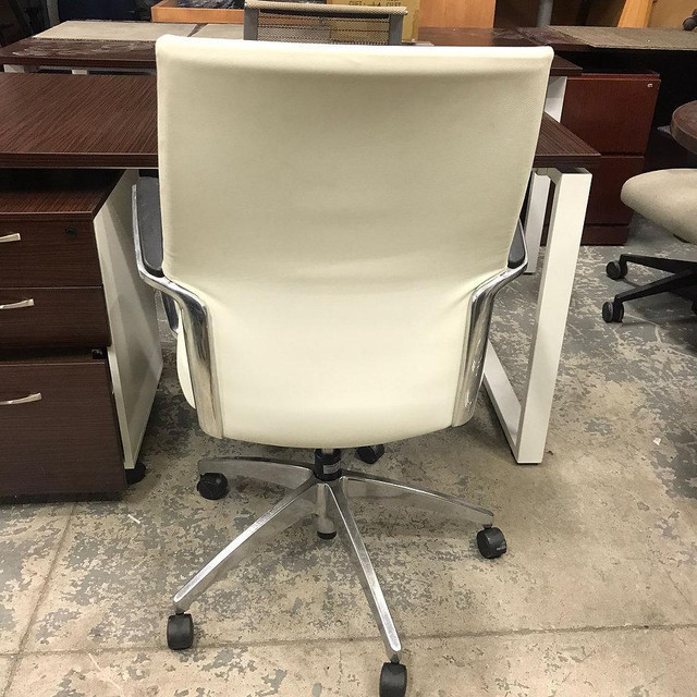 Global Accord Mid-Back Knee Tilter Chair-Excellent Condition-Call us now! in Chairs & Recliners in Toronto (GTA) - Image 4