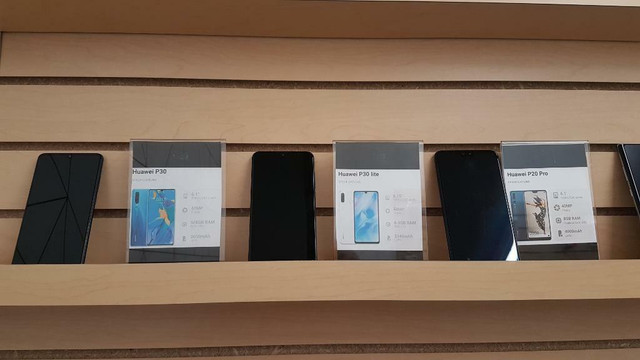 Spring SALE!!! UNLOCKED Huawei P30 Lite New Charger 1 YEAR Warranty!!! in Cell Phones - Image 4