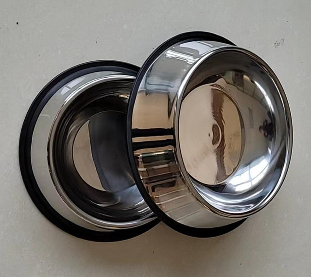 NEW 2 SET ANTI SKID STAINLESS PET BOWL S13650 in Other in Alberta - Image 2