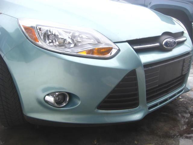 2012 Ford Focus SE Automatic 4Door Sedan pour piece # for parts # part out in Auto Body Parts in Québec - Image 3