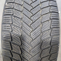 SNOW TIRE ONE 90% NEW MICHELIN 275/50R22 105H