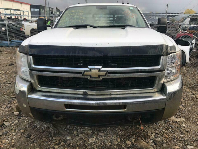 Parting out Chevrolet Silverado 2500HD with flat deck, ONLY 190K in Auto Body Parts in Calgary - Image 4