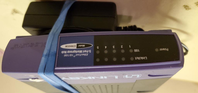 LINKSYS VER 2.0 ETHERFAST AUTO-SENSE 5 PORT WORKGROUP HUB AC ADAPTER EFAH05W in General Electronics in Ottawa - Image 4