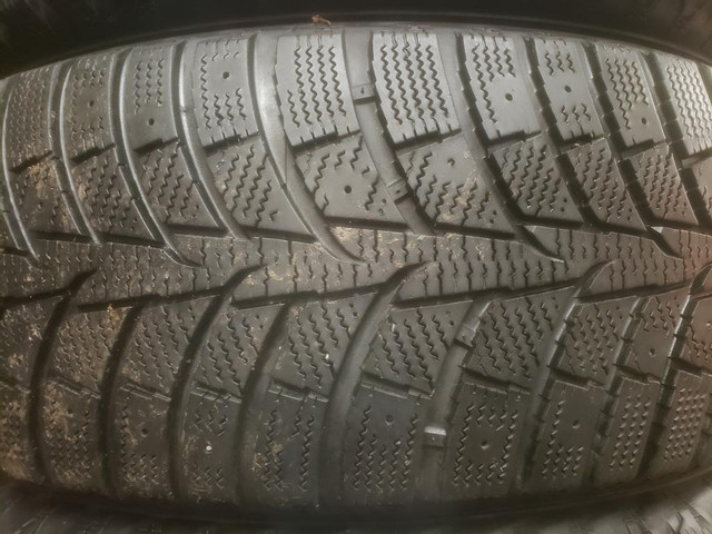 (TH51) 4 Pneus Hiver - 4 Winter Tires 215-60-17 Laufenn 7-8/32 in Tires & Rims in Greater Montréal - Image 4