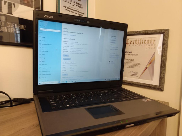 17in ASUS F7S SSD Windows 10 Laptop in Laptops in Calgary