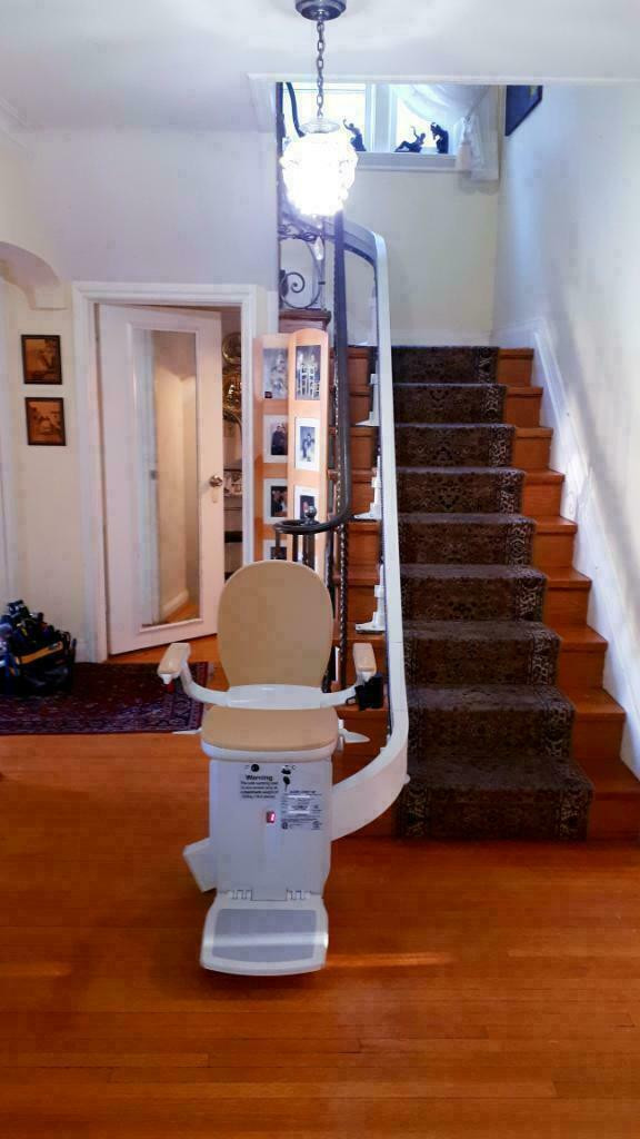 Need a used stair lift?! Installed with warranty. Also chair removals!! Acorn Stannah Bruno Stairlift Chairlift Glide in Health & Special Needs in Hamilton - Image 2