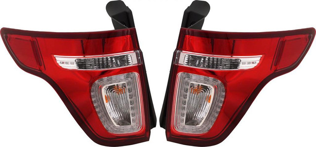 FORD EXPLORER tail light feu arrière 2011-2015 in Auto Body Parts in Greater Montréal