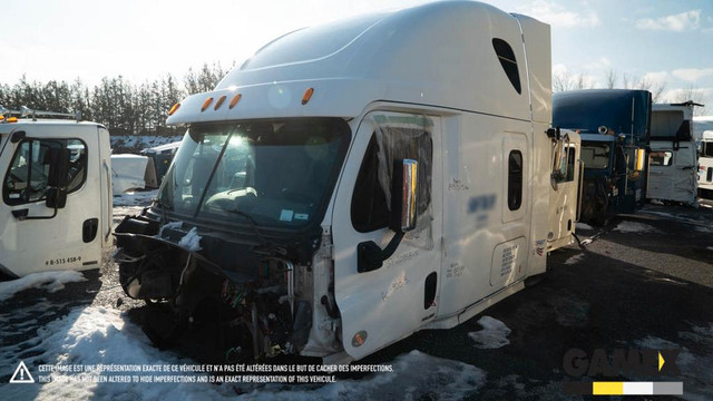 (CABS / CABINE COMPLETE) 2015 FREIGHTLINER CASCADIA  -Stock Number: GX-20958-118495 in Auto Body Parts in British Columbia