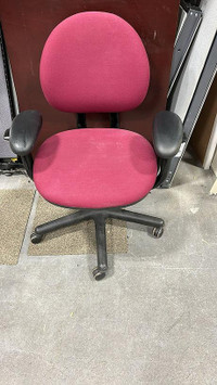 Steelcase Criterion Chair in Excellent Condition-Call us now!