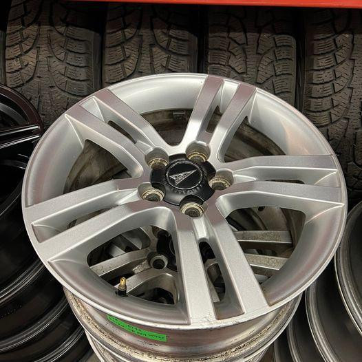 Set of 4 Used PONTIAC SILVER Wheels 18 inch 5x120 for Sale in Tires & Rims in Toronto (GTA)