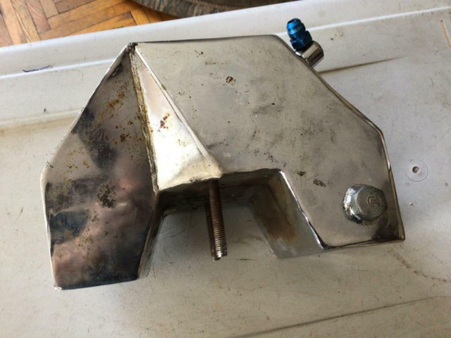 Harley-Davidson Sportster Ironhead Magneto Oil Tank in Motorcycle Parts & Accessories in Alberta - Image 4