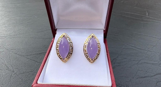 #380 - 14kt Yellow Gold, Lavender, Marquis Jade Earrings in Jewellery & Watches
