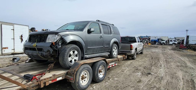 2006 Nissan Pathfinder SE 4WD 4.0L For Parting Out in Auto Body Parts in Saskatchewan