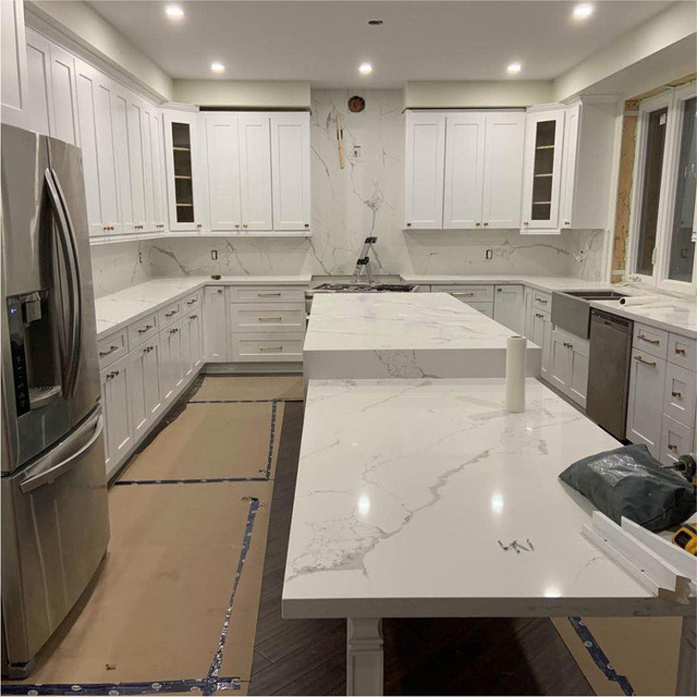 White Shaker Kitchen Cabinets & Countertops in Cabinets & Countertops in Oshawa / Durham Region - Image 2