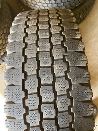 4 pneus dhiver LT225/75R16 115/112Q Bridgestone Blizzak W965 44.5% dusure, mesure 9-9-10-9/32