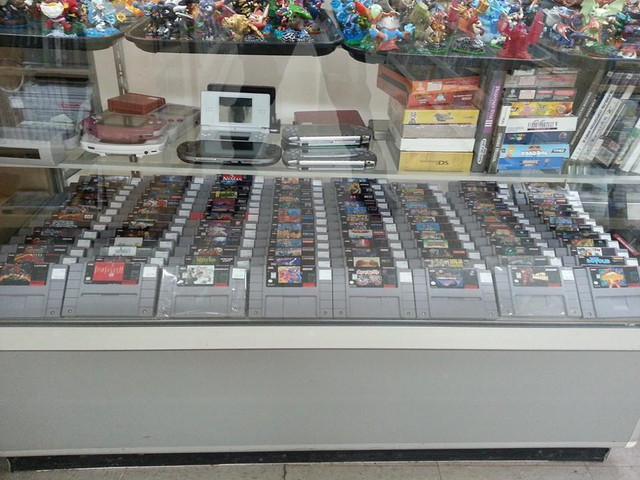 Console Super Nintendo avec une manette et les fils! Garantie de 30 jours! SNES in Older Generation in Québec City - Image 2