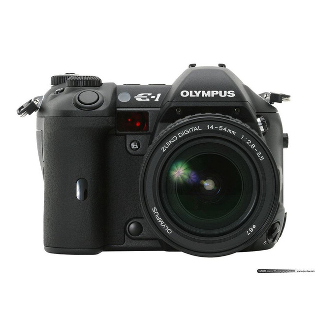 Olympus E-1 - Body in Cameras & Camcorders