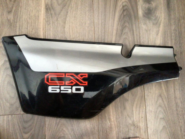 1983 - 1984 HONDA CX650E (CANADIAN MODEL) LEFT SIDE COVER in Motorcycle Parts & Accessories