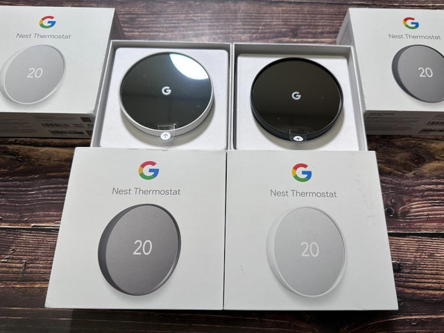 Google Nest Thermostat 4th Gen - Like New With Box in General Electronics in Toronto (GTA)
