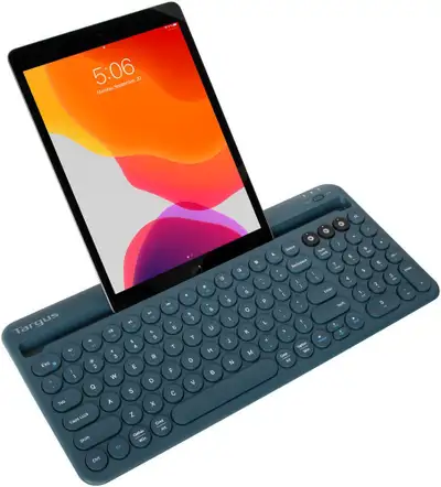 Targus Bluetooth iPad Keyboard with Stand