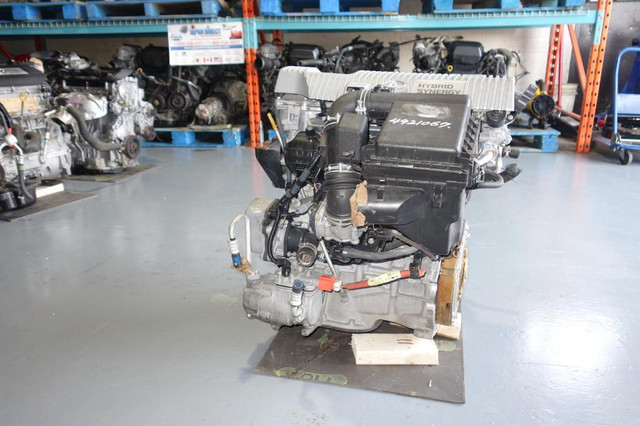JDM Toyota Prius 1.8L Hybrid Engine Motor ONLY 2ZR 2ZR-FXE 2ZR FXE 2010-2015 in Engine & Engine Parts in West Island - Image 4