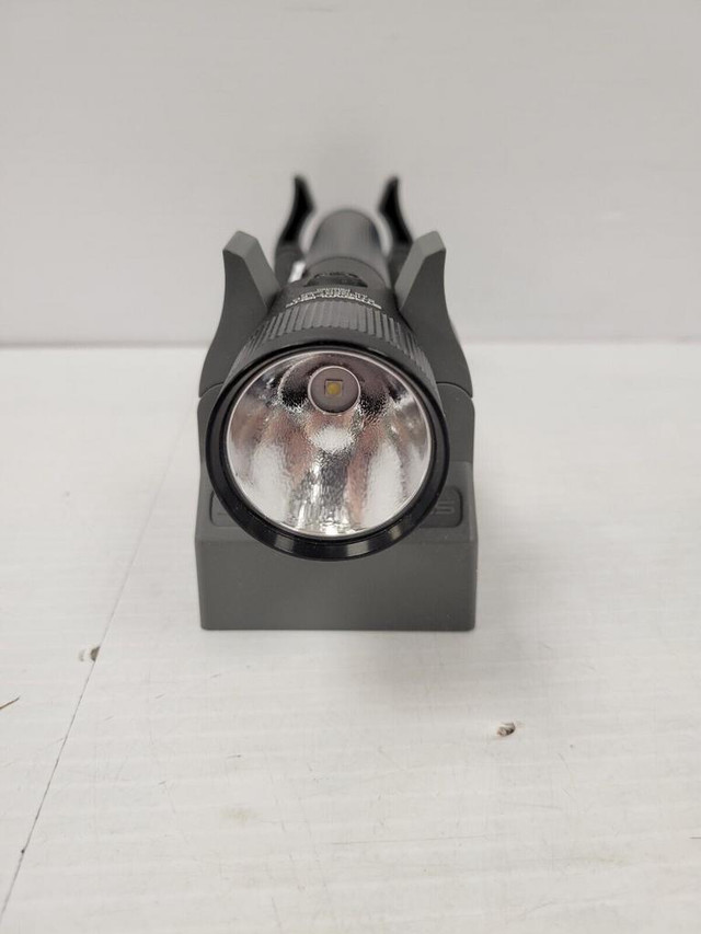 (52094-1) Streamlight Stinger LED Flashlight in Hand Tools in Alberta - Image 3