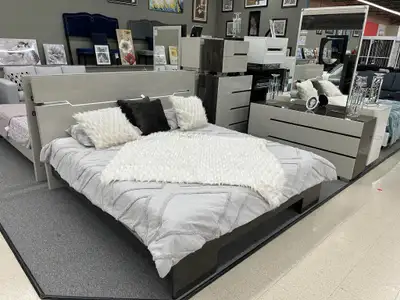 Queen and King Size Bedroom Set Sale!!