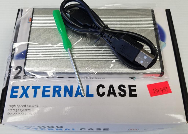 2.5 inch Hard Drive External Case with USB 2.0 - New in Cables & Connectors in Toronto (GTA)