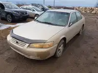 Parting out WRECKING: 1999 Toyota Camry