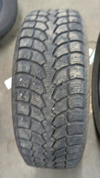 4 pneus d'hiver P215/60R16 95T Multi-Mile Winter Claw Extreme Grip MX 25.5% d'usure, mesure 9-9-9-9/32