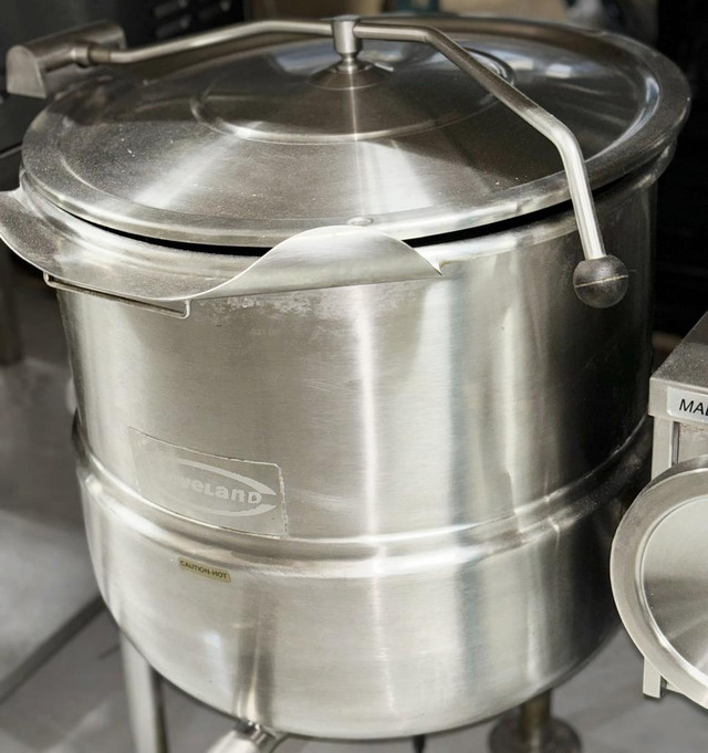 Cleveland Direct Steam Kettle 25 Gallon Tilting 2/3 Steam Jacketed Used FOR02052 in Industrial Kitchen Supplies