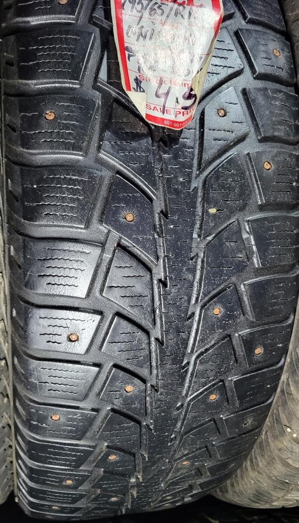 P 195/65/ R15 Uniroyal TigerPaw Ice&Snow Winter M/S*  Used WINTER Tire 50% TREAD LEFT  $45 for THE TIRE / 1 TIRE ONLY !! in Tires & Rims in Edmonton Area - Image 3