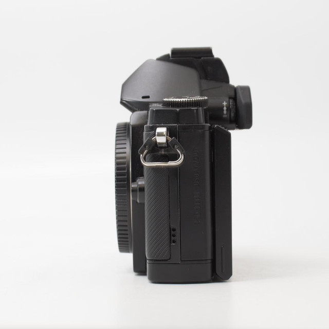 Olympus E-M5 Camera Body (ID - C-843 VM) in Cameras & Camcorders - Image 4