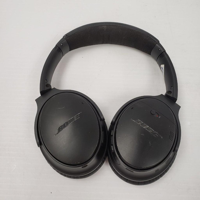 (30331-2) Bose 425948 Wireless Headphones in General Electronics in Alberta