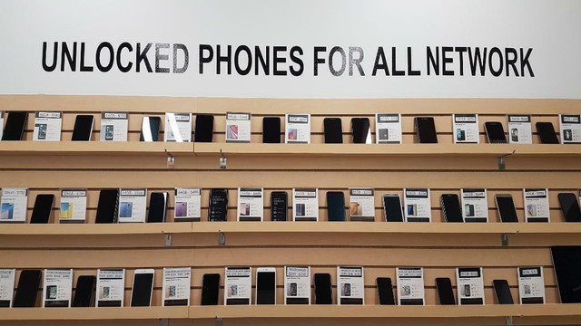 UNLOCKED iPhone 11 Pro 64GB, 256GB, 512GB New Charger 1 YEAR Warranty!!! Summer SALE!!! dans Téléphones cellulaires  à Calgary - Image 3