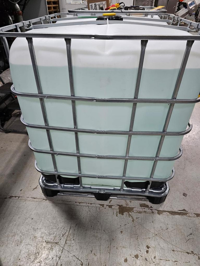 55 Gallon Plastic Drums, 5Gl Pails, 1000 Lt. Totes, Large volume disconts in Storage Containers in Ontario