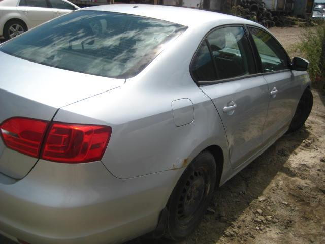 2013-2014 Volkswagen Jetta Automatci pour piece#part out#for parts in Auto Body Parts in Québec - Image 4