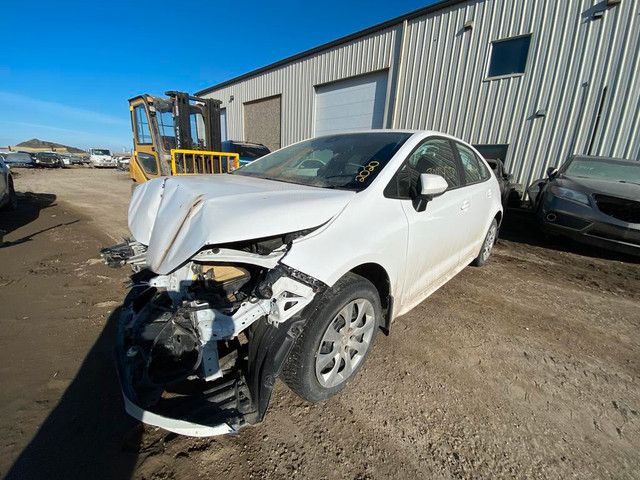 2020 TOYOTA COROLLA LE: *ONLY FOR PARTS* in Auto Body Parts