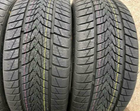 4 pneus d'hiver neufs 225/55/19 99V Minerva Frostrack UHP. in Tires & Rims in Québec