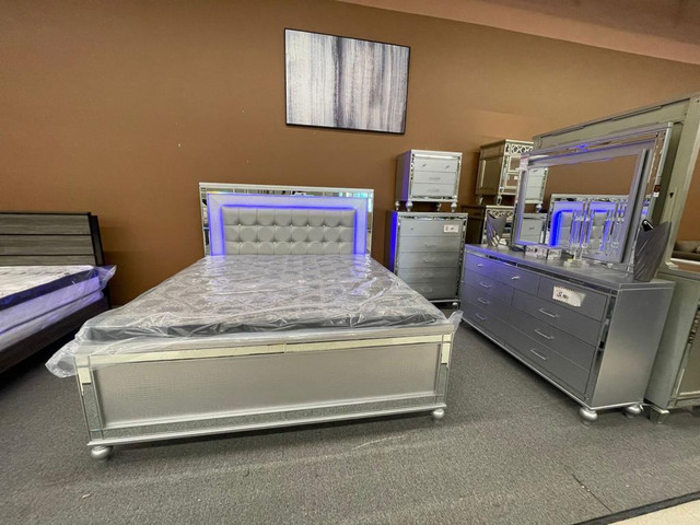 Queen Bedroom Set for Sale! Huge Sale!! in Beds & Mattresses in Windsor Region